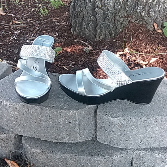contessa Shoes - Like new CONTESSA Italian made wedges